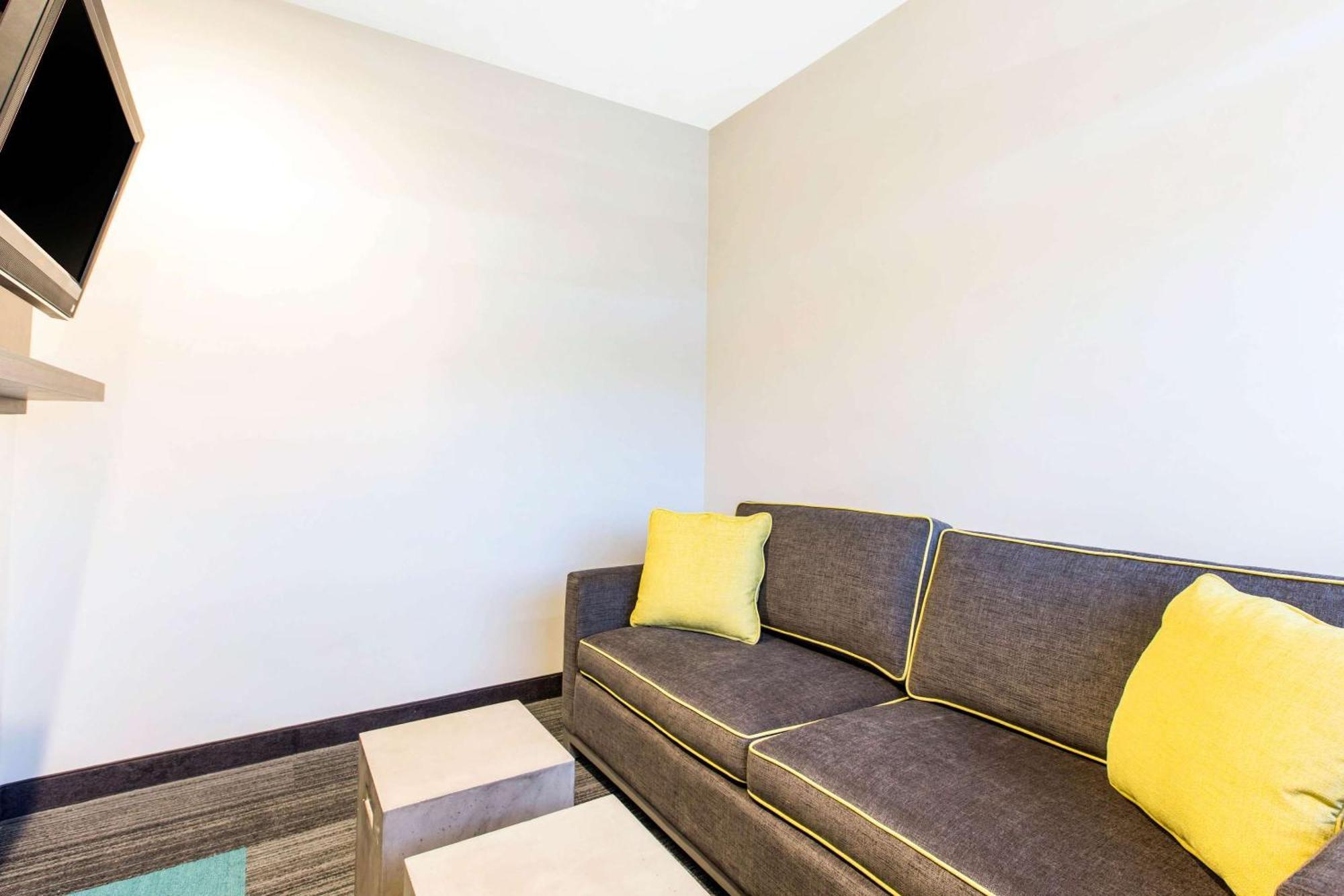 Rodeway Inn Near Melrose Ave — Photos 3